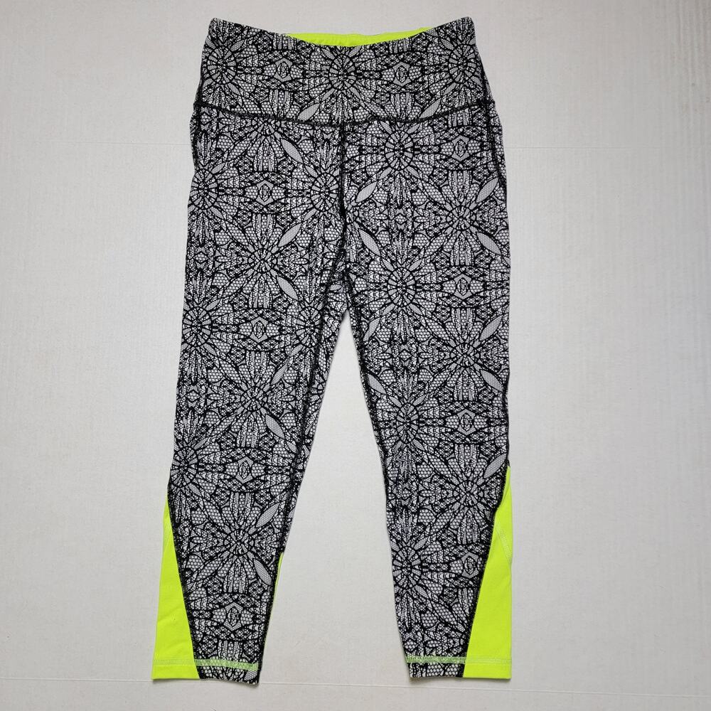 Victoria's Secret Knockout Crop Leggings SZ Small